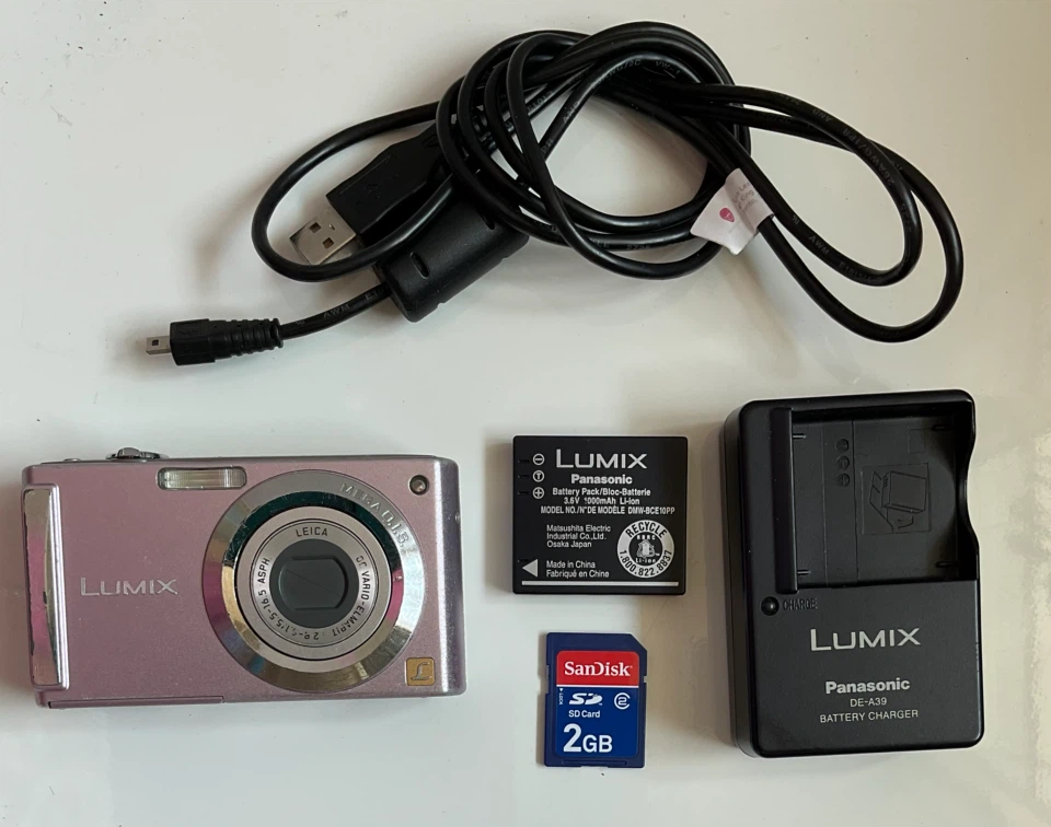 Pink Panasonic Lumix DMC-FS3 Digicam Bundle