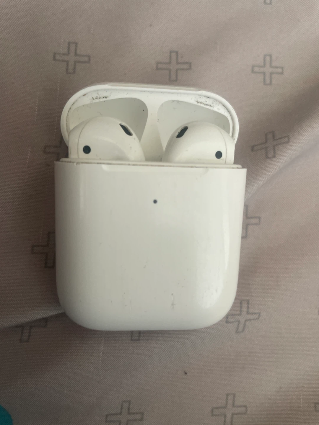 Apple AirPods with Charging Case - photo 3