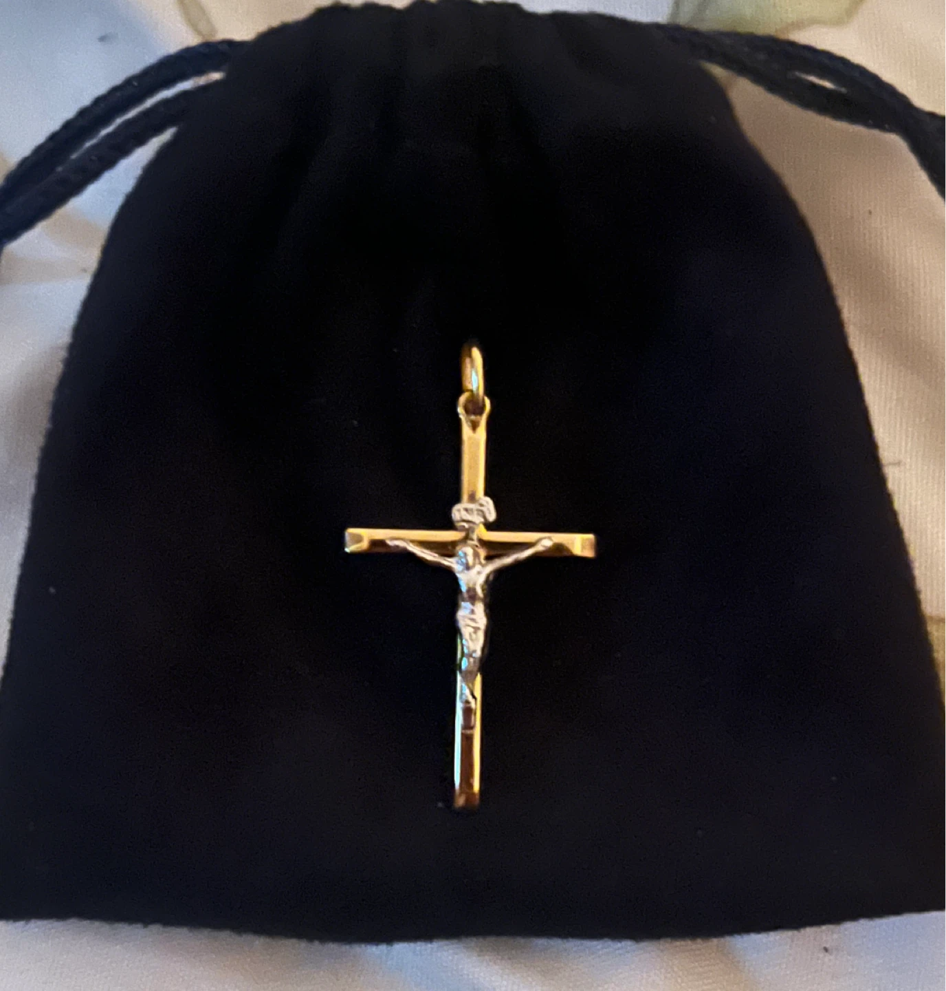 Gold 14k Crucifix Pendant with Pouch