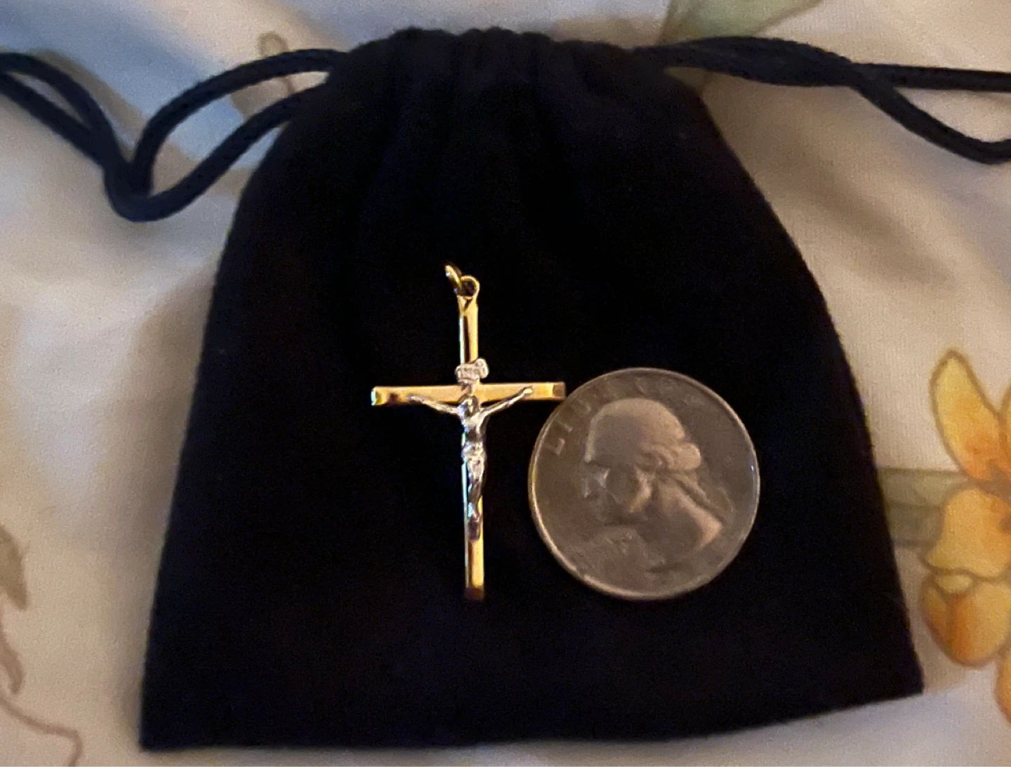 Gold 14k Crucifix Pendant with Pouch - photo 3