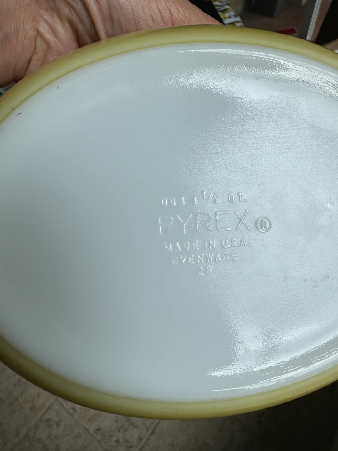 Pyrex Yellow Oval Casserole Dish 1.5 QT Vintage - photo 5