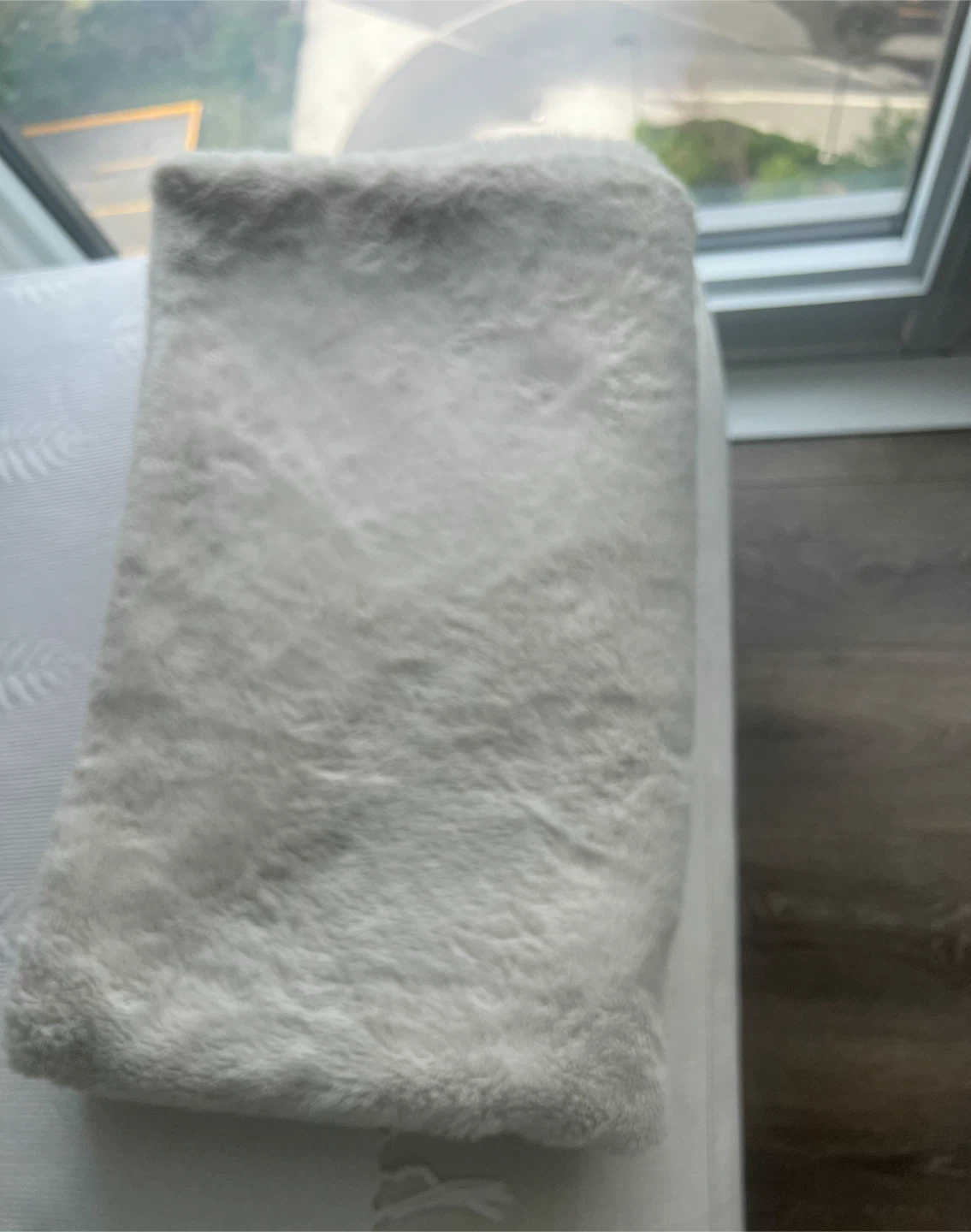Faux Fur Throw Blanket - photo 2