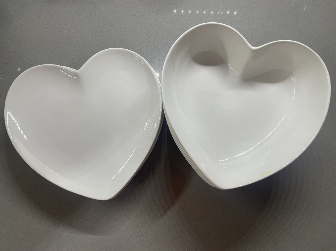 8 Pieces- Heart Shaped Bowls - Set of 4