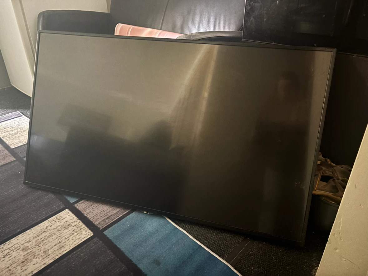 62 inches LG Black Television