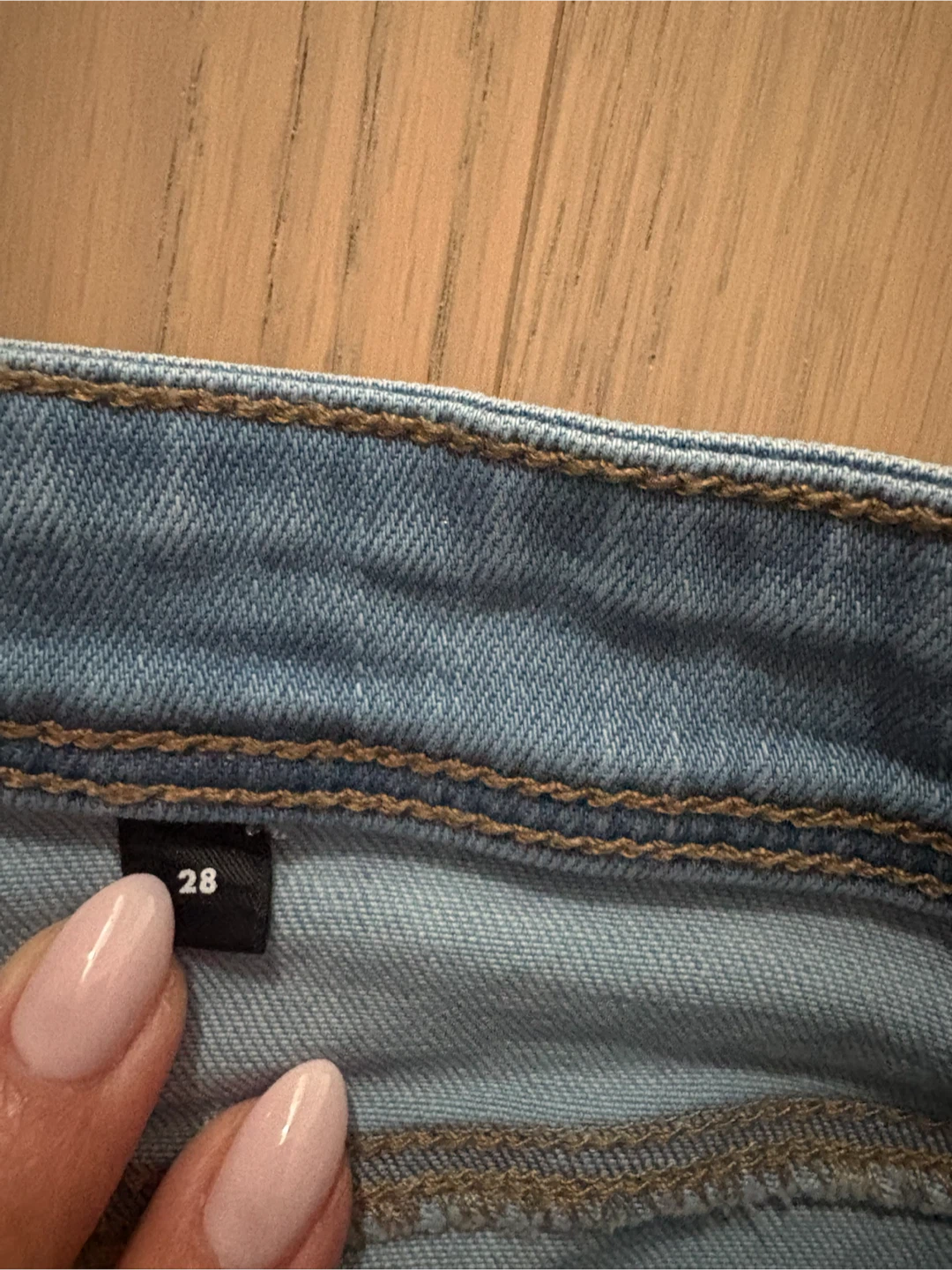 Reitmans Light Wash Denim Shorts Size 28 - photo 2