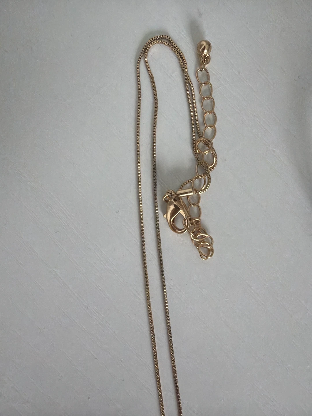 Gold Tone Necklace with Black Heart Pendant - photo 4