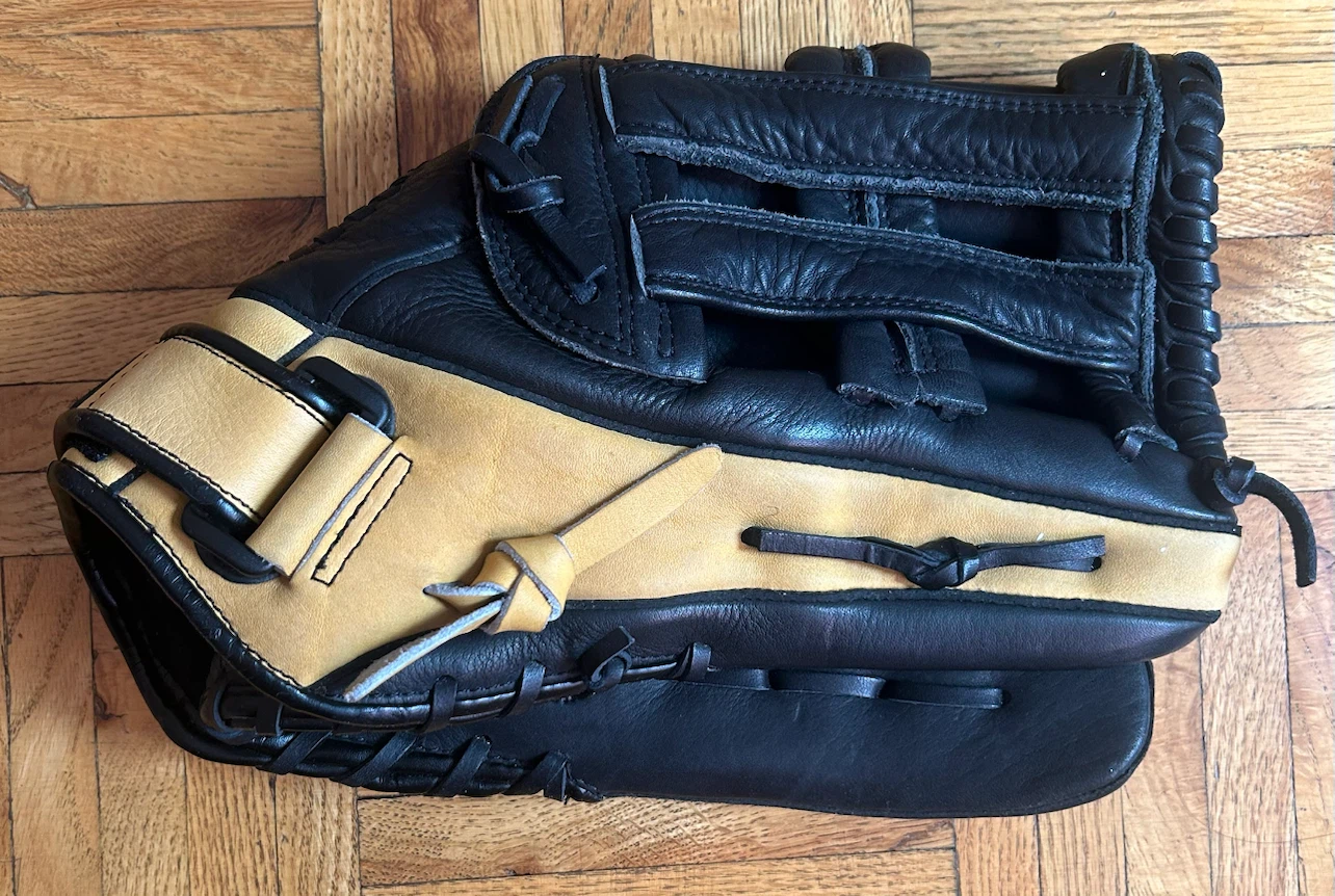 Mizuno Baseball Glove - photo 2
