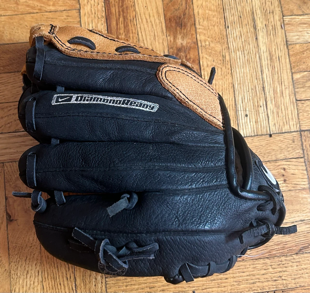 Nike 900 DiamondReady Baseball Glove 9.00"