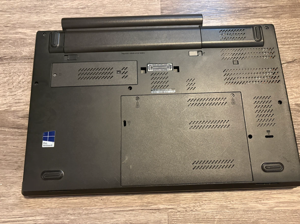 Lenovo ThinkPad T540p Laptop - photo 2