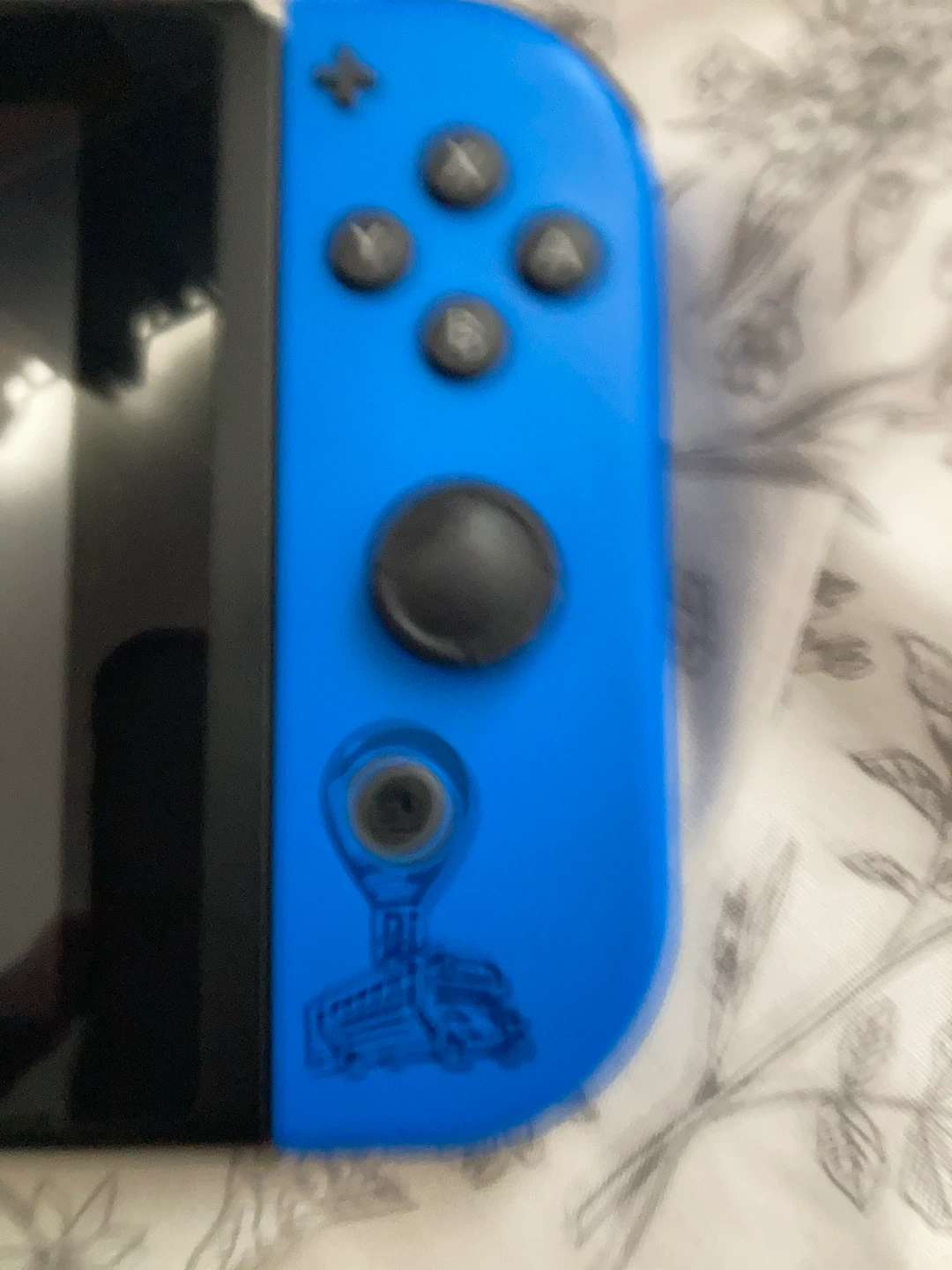 Nintendo Switch Console (Fortnite Limited Edition) - photo 3