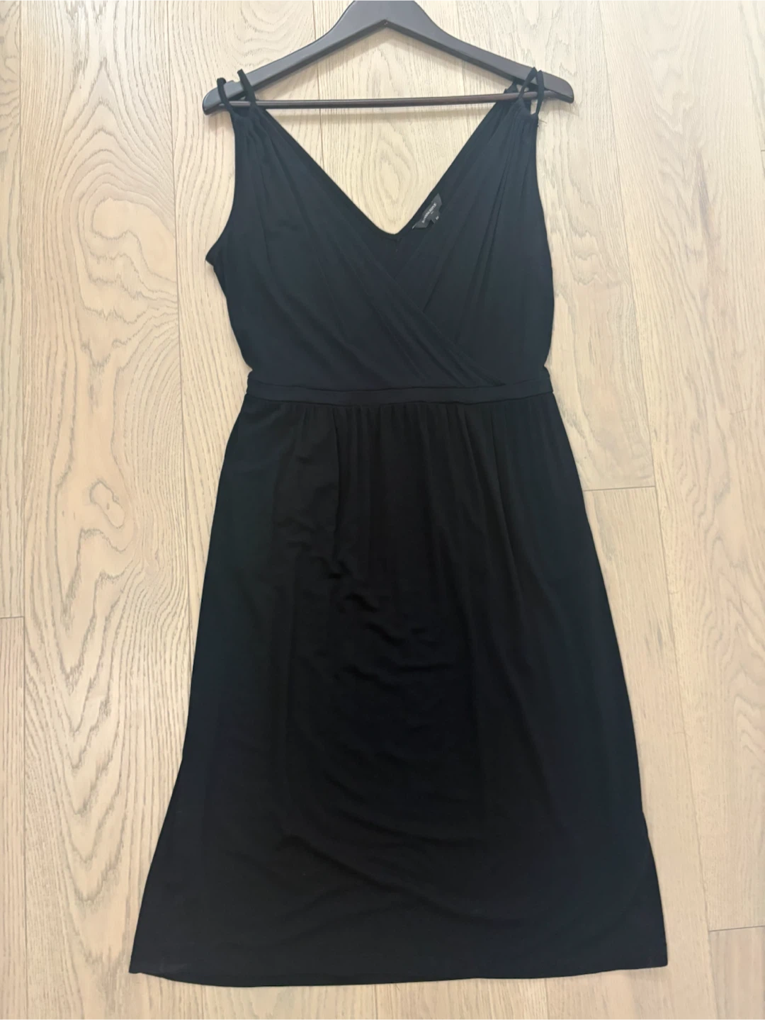 Banana Republic Black V-Neck Midi Dress - medium