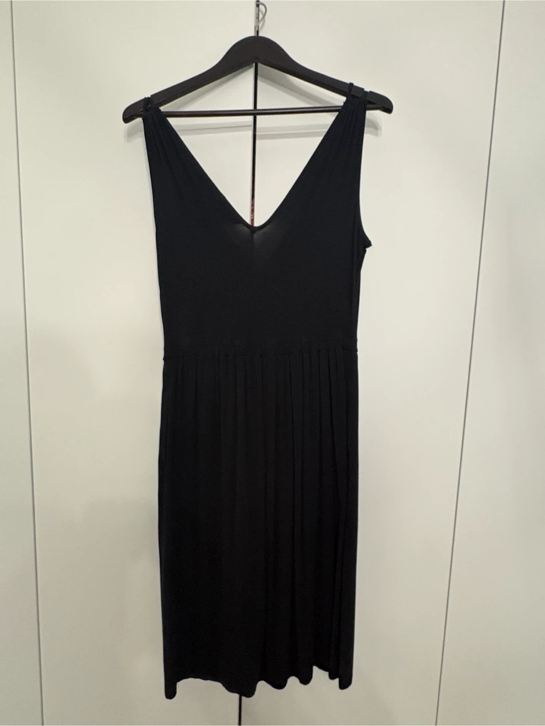 Banana Republic Black V-Neck Midi Dress - medium - photo 5