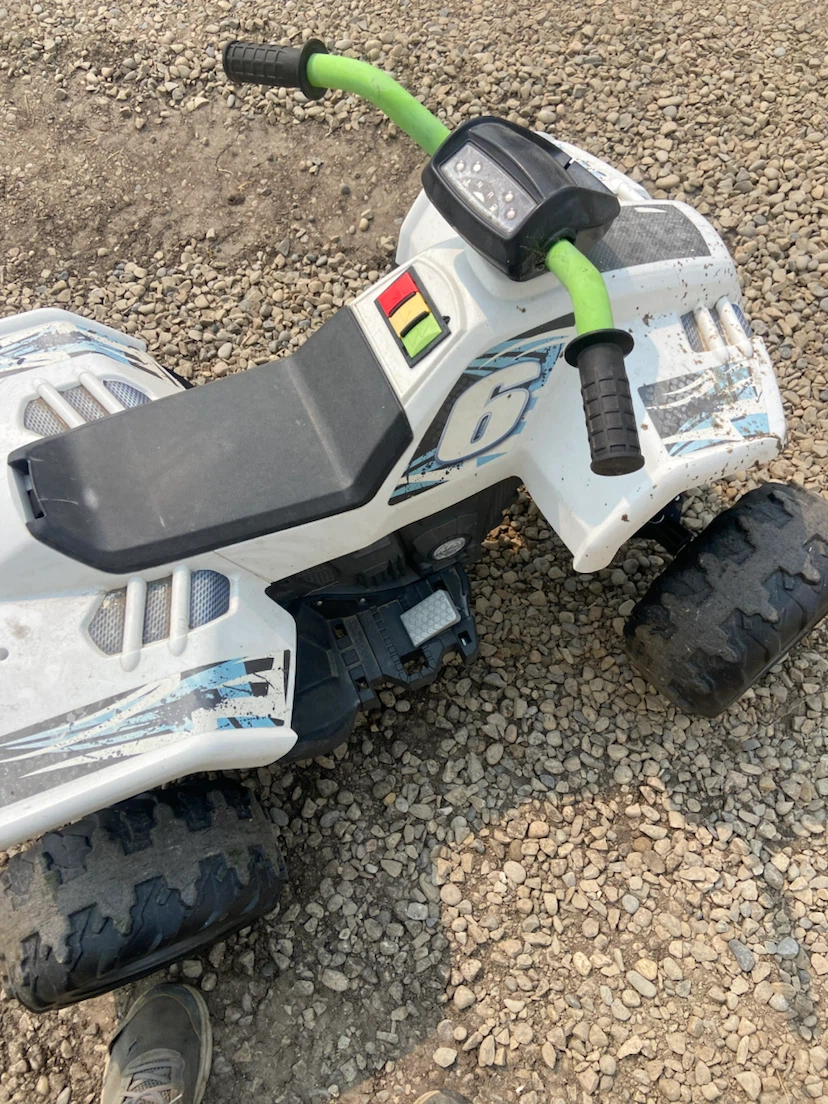 kids electric 12 volt racing quad