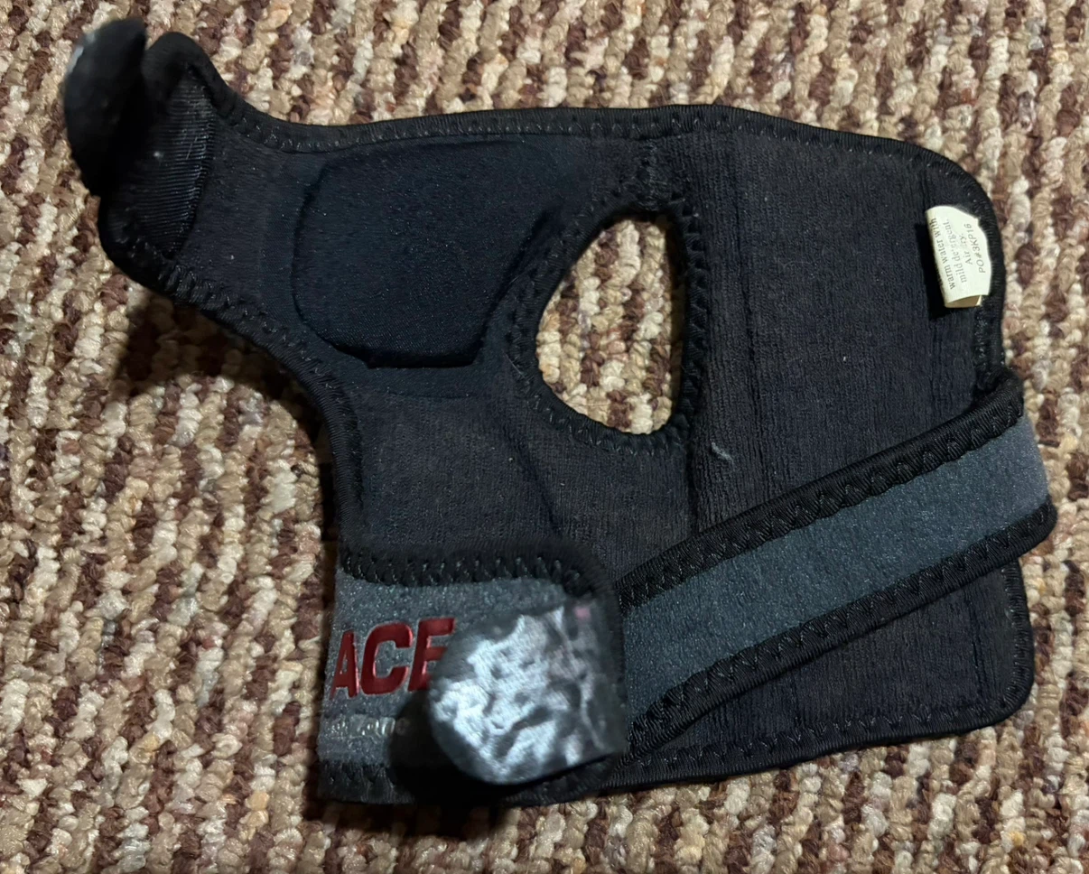 ACE Wrist Brace ~ Size S/M - photo 2
