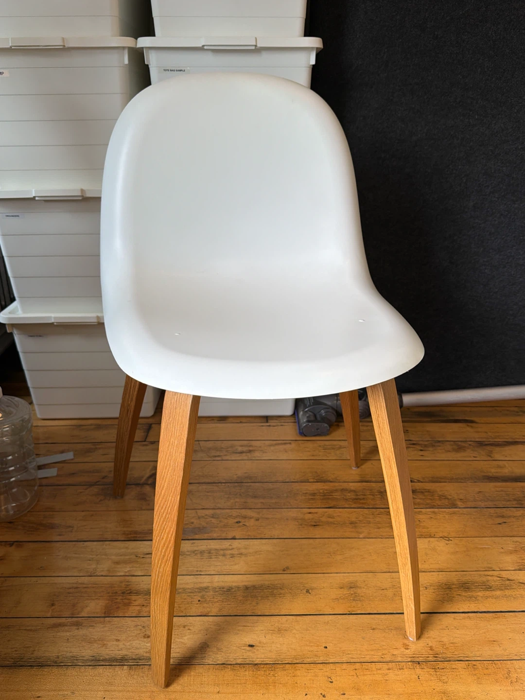 GUBI Hirek Beetle Chair White Oak legs - Great Conditon