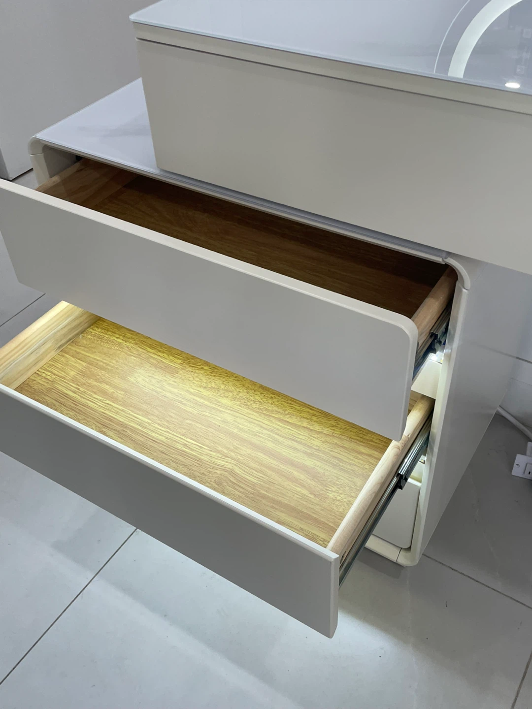 Vanity Set with LED Mirror and Drawers - photo 3