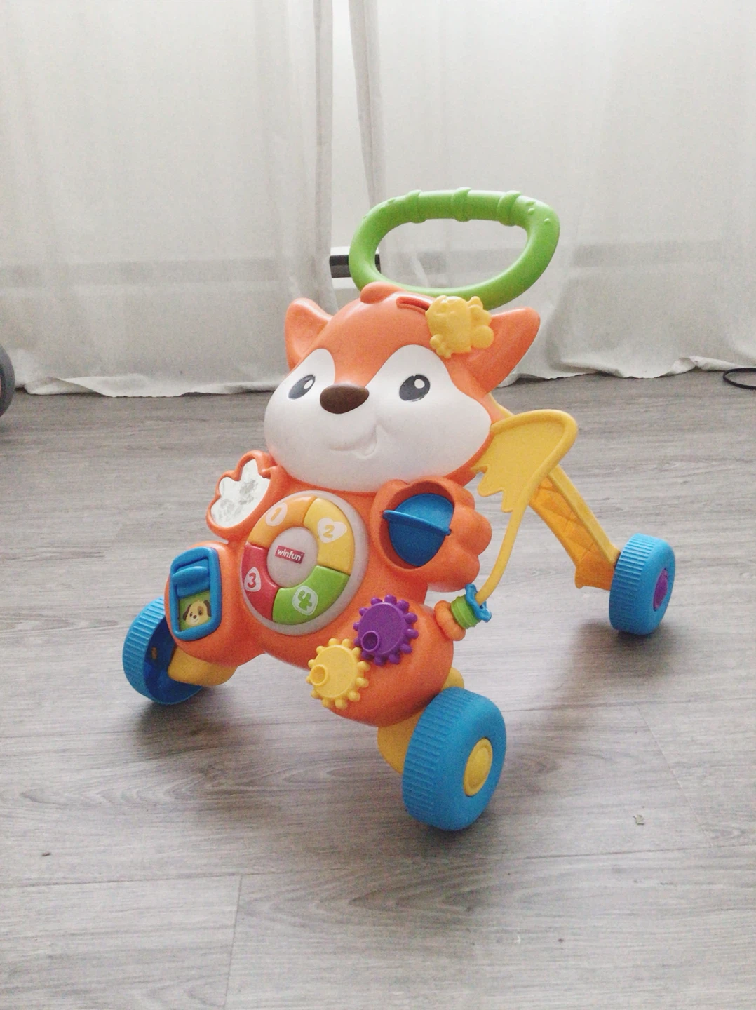 WinFun Fox Activity Walker