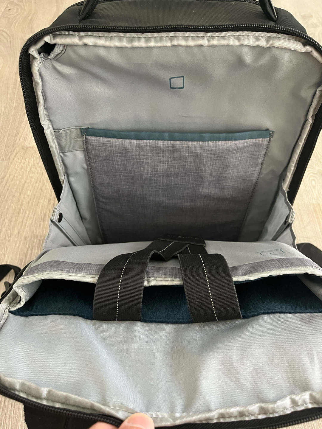 Samsonite Black Leather Backpack - photo 3