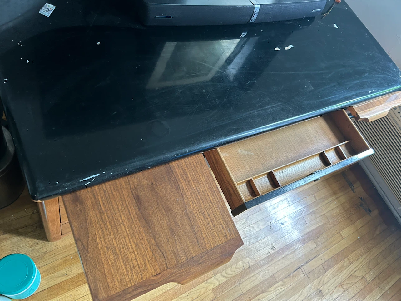Vintage Executive desk. - photo 2