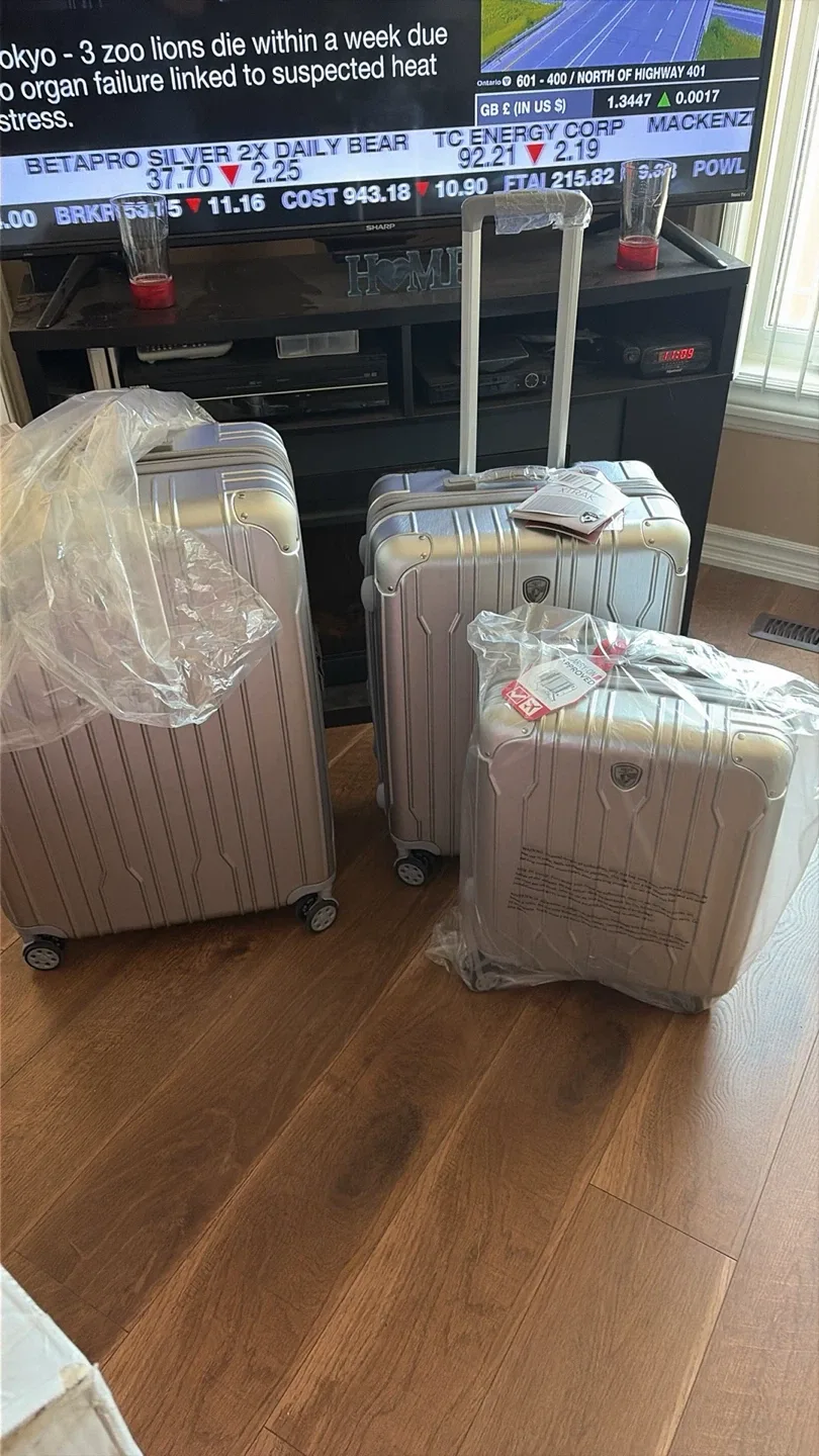 HEYS XtraK Silver Spinner Luggage - photo 5