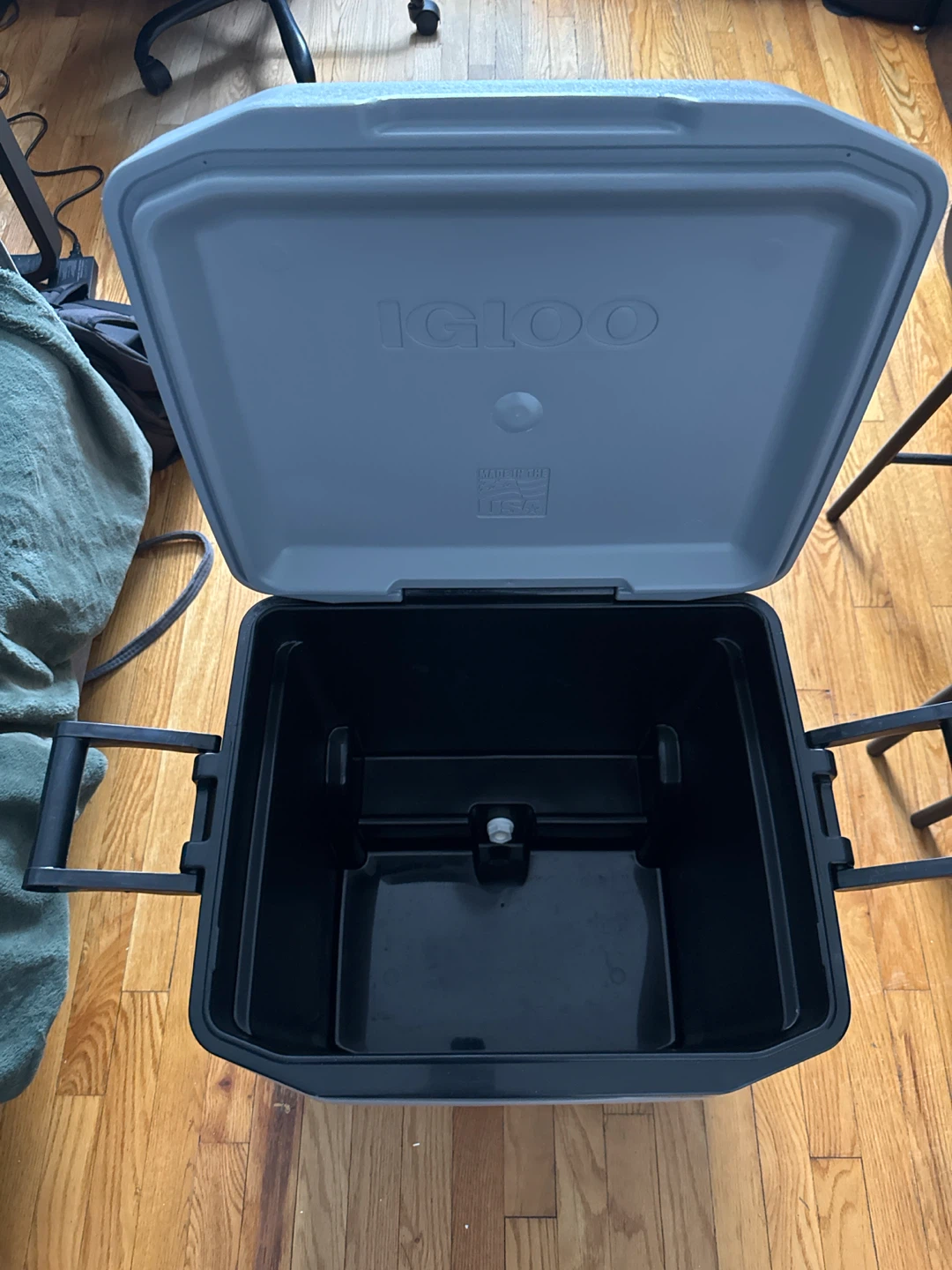 Igloo 5-Day Ice Chest Cooler with Wheels - photo 2