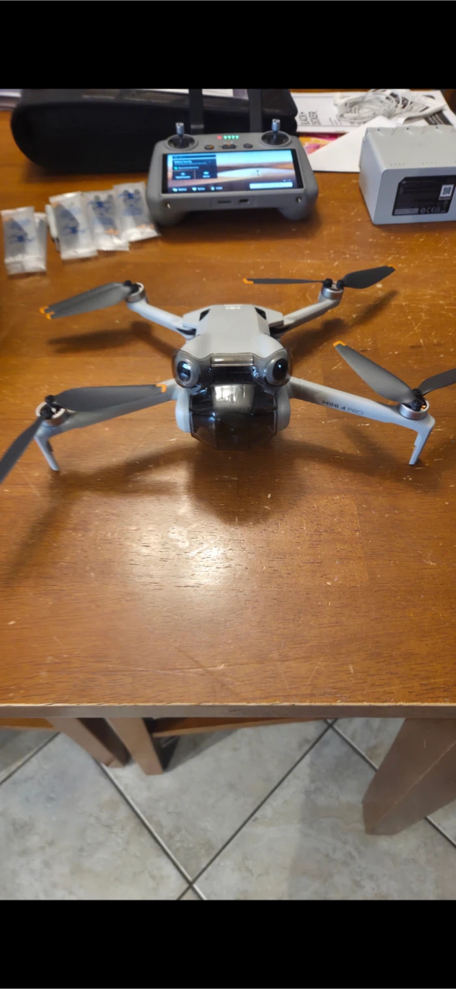 DJI Mini 4 Pro Drone Kit with Case