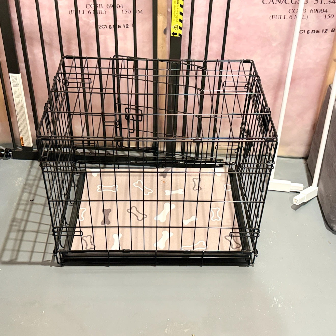 Black Metal Dog Crate with Bone Print Mat