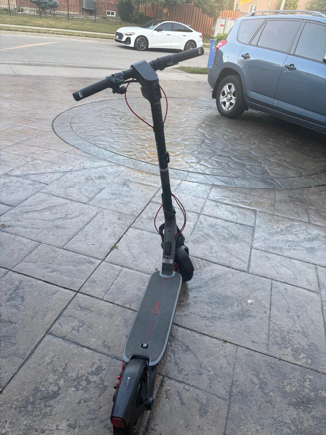 Selling a Segway Ninebot E-Scooter F3 PRO:$450