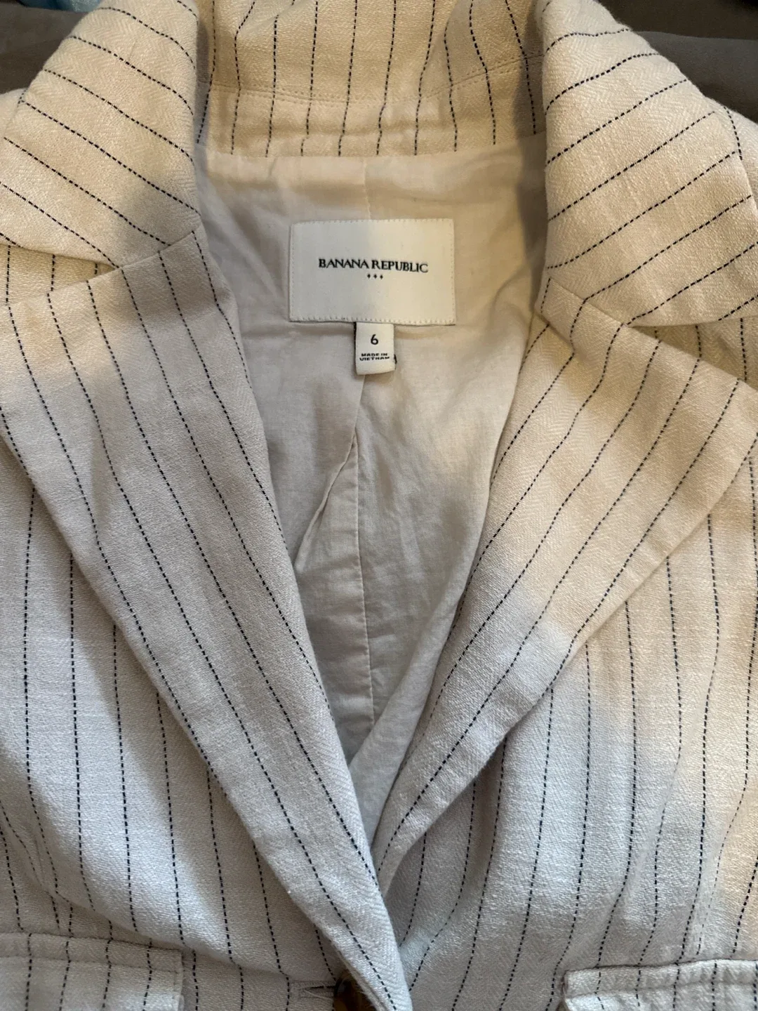 Banana Republic Pinstripe Blazer - Size 6 - photo 2