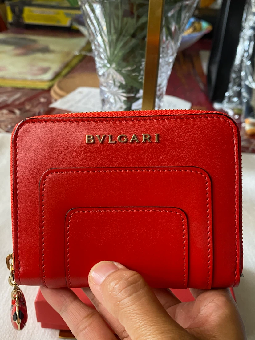 BVLGARI Red Leather Bi-Fold Wallet with Serpenti Charm - photo 2