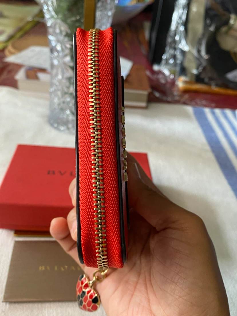 BVLGARI Red Leather Bi-Fold Wallet with Serpenti Charm - photo 4