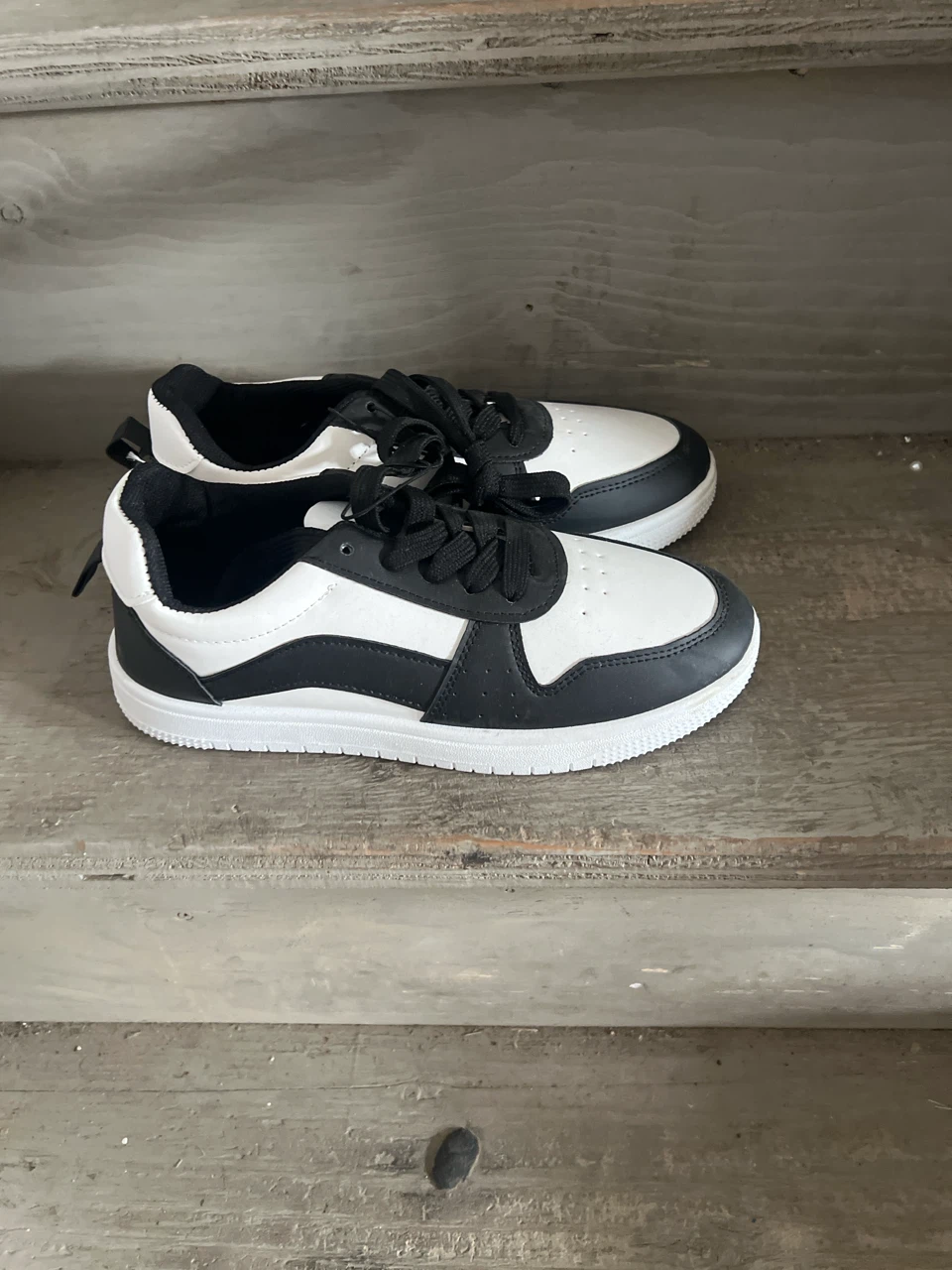 Black and White Sneakers Size 5