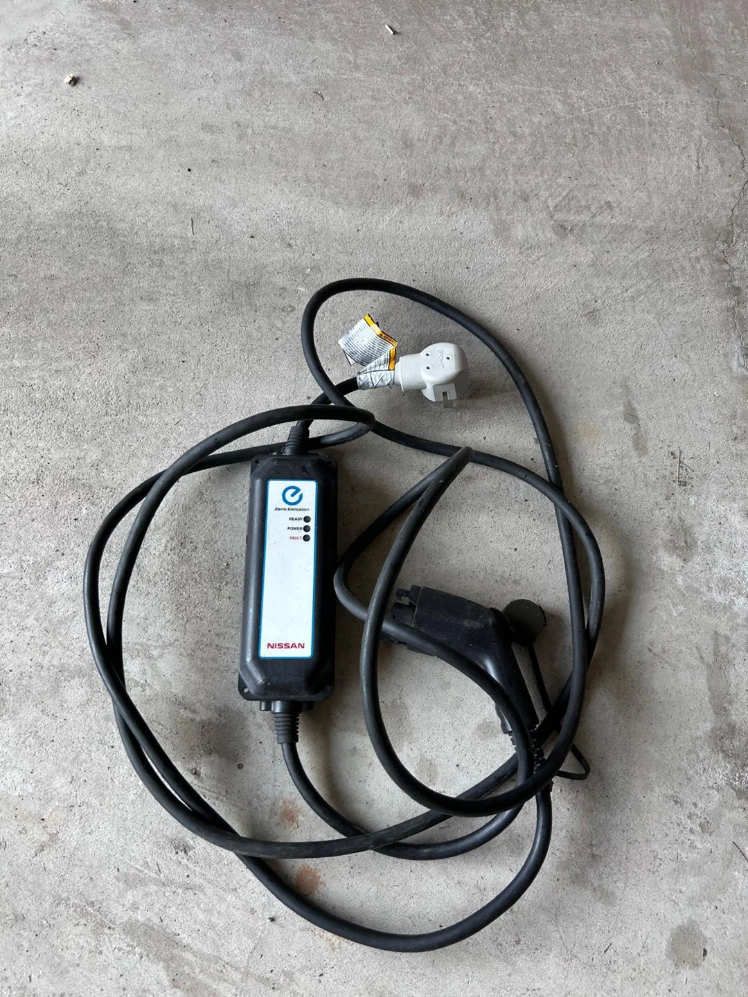 Nissan Level 1/Level 2 portable EVSE Chrger