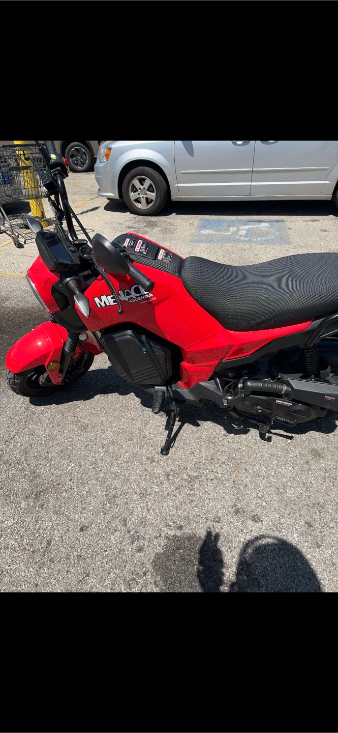 Red Menace 125 Scooter - photo 2