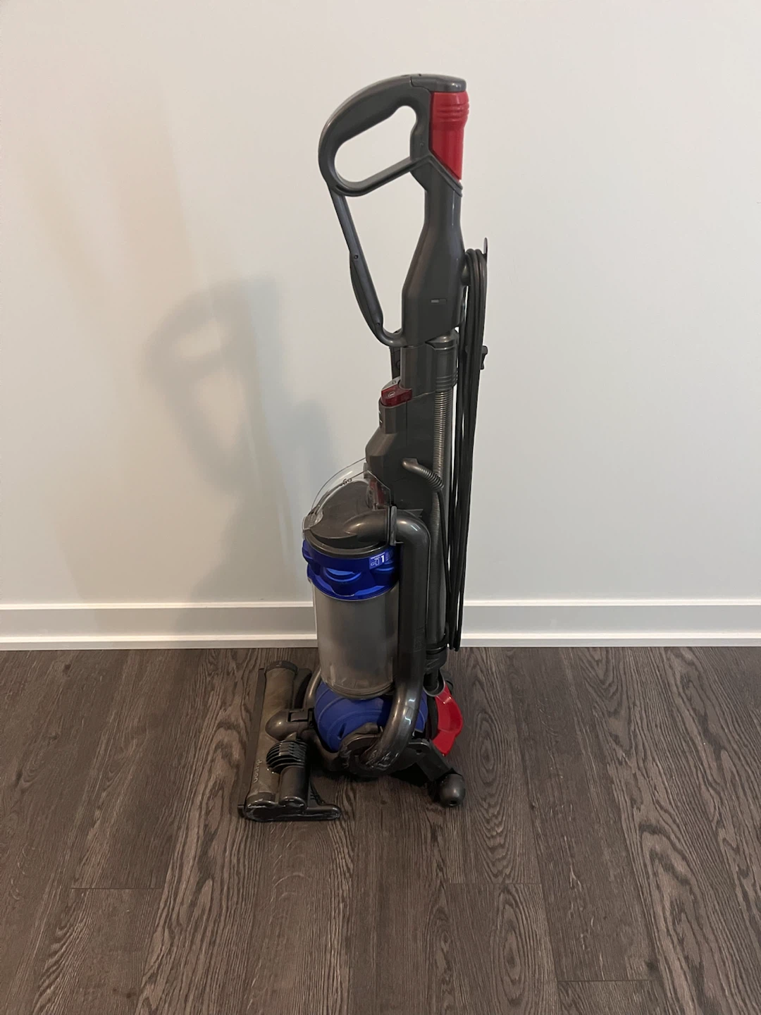 Dyson Vacuum Cleaner - photo 2