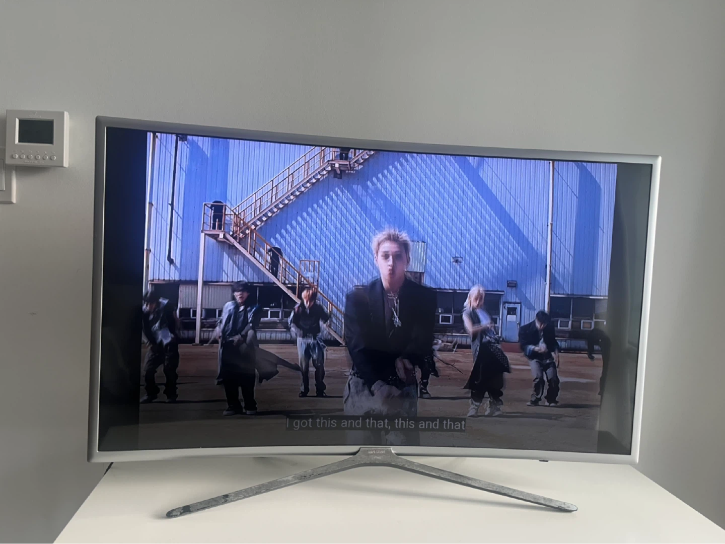 Samsung Curved Smart TV - photo 3