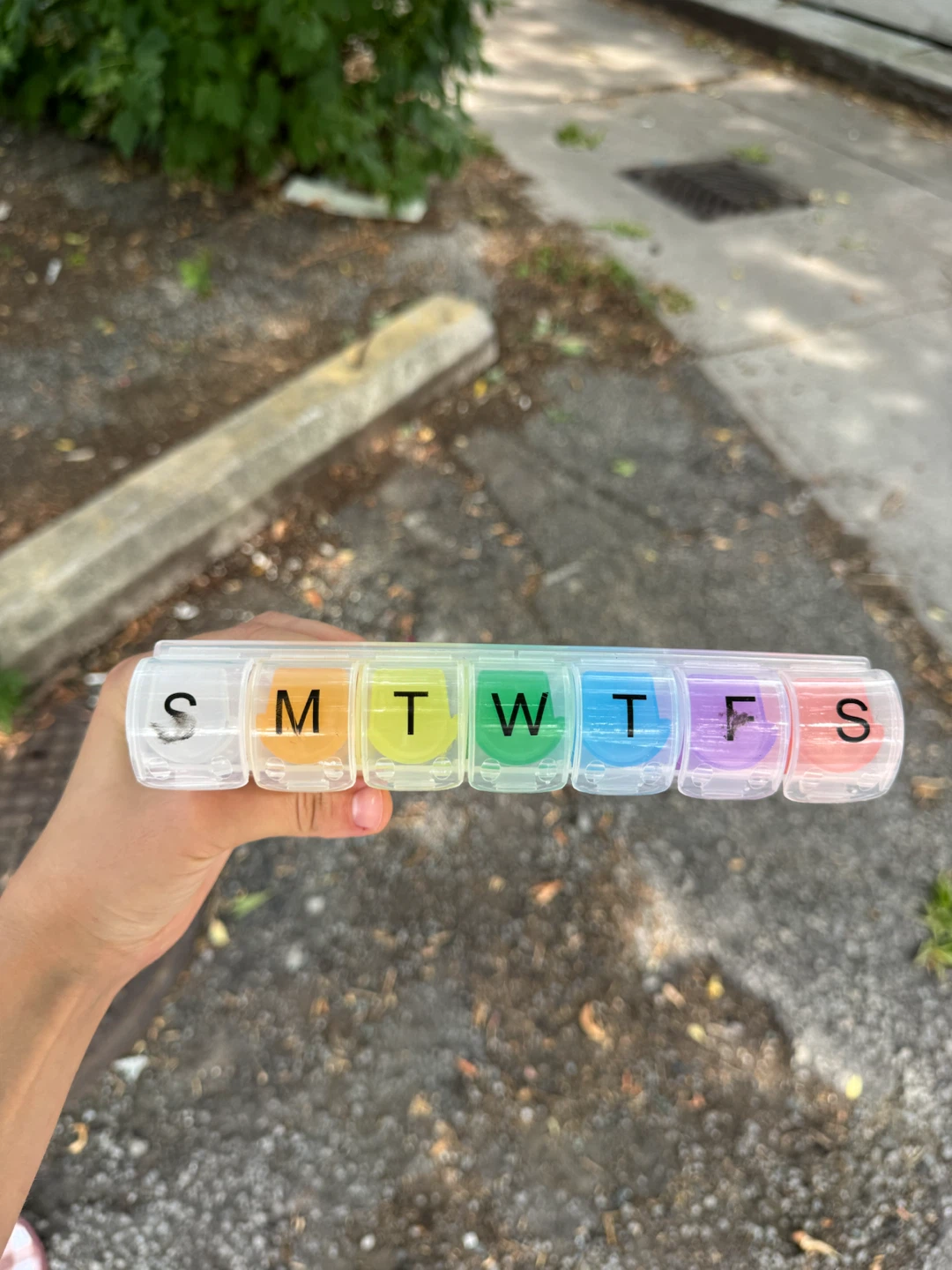 7-Day Pill Organizer - photo 2