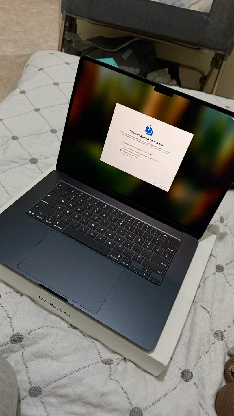 MacBook Air 2025 • M4 Chip • Super Clean & Crazy Fast - photo 3