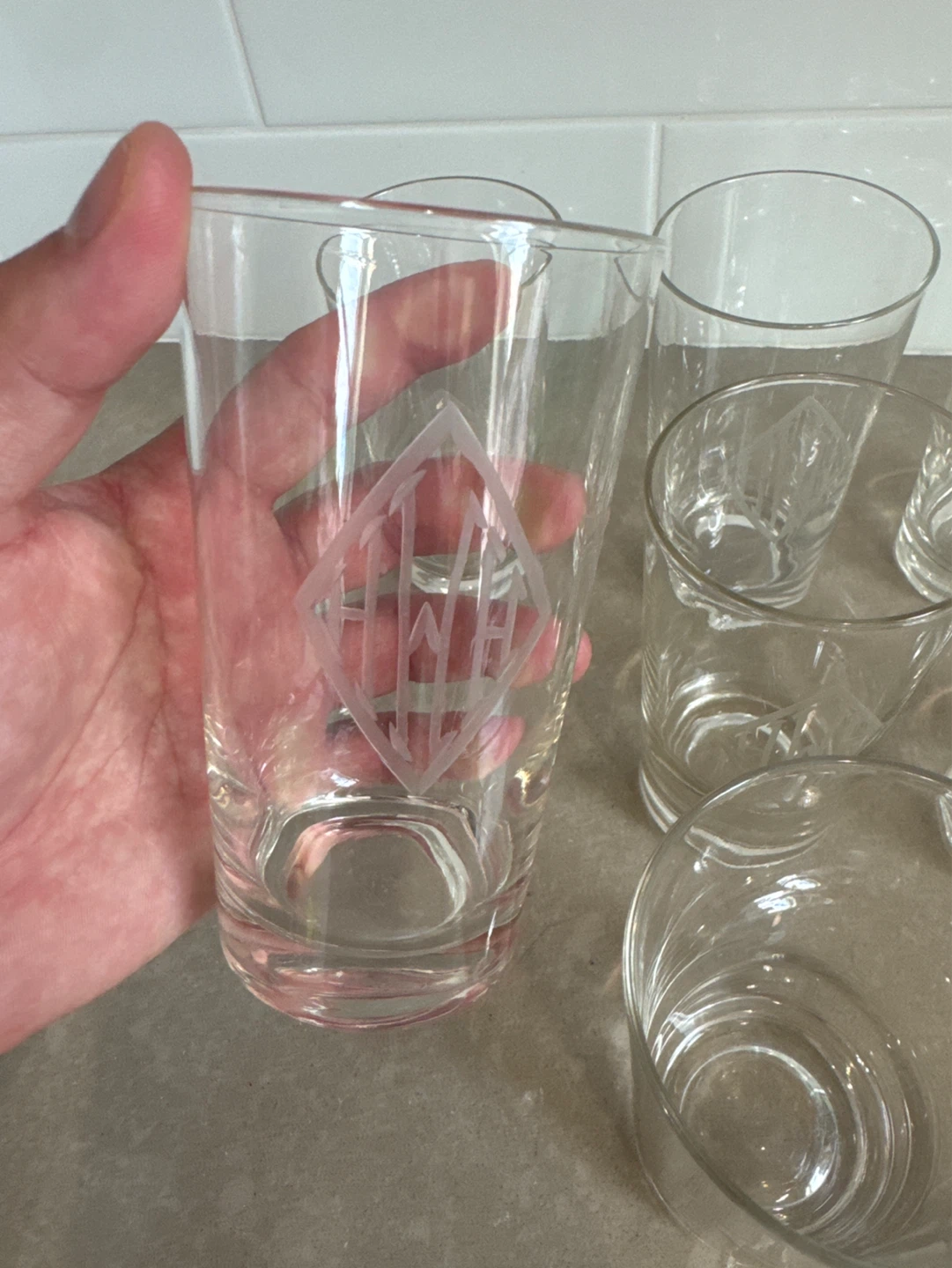 Monogram vintage Set of 7 Etched Glass Tumblers - photo 3