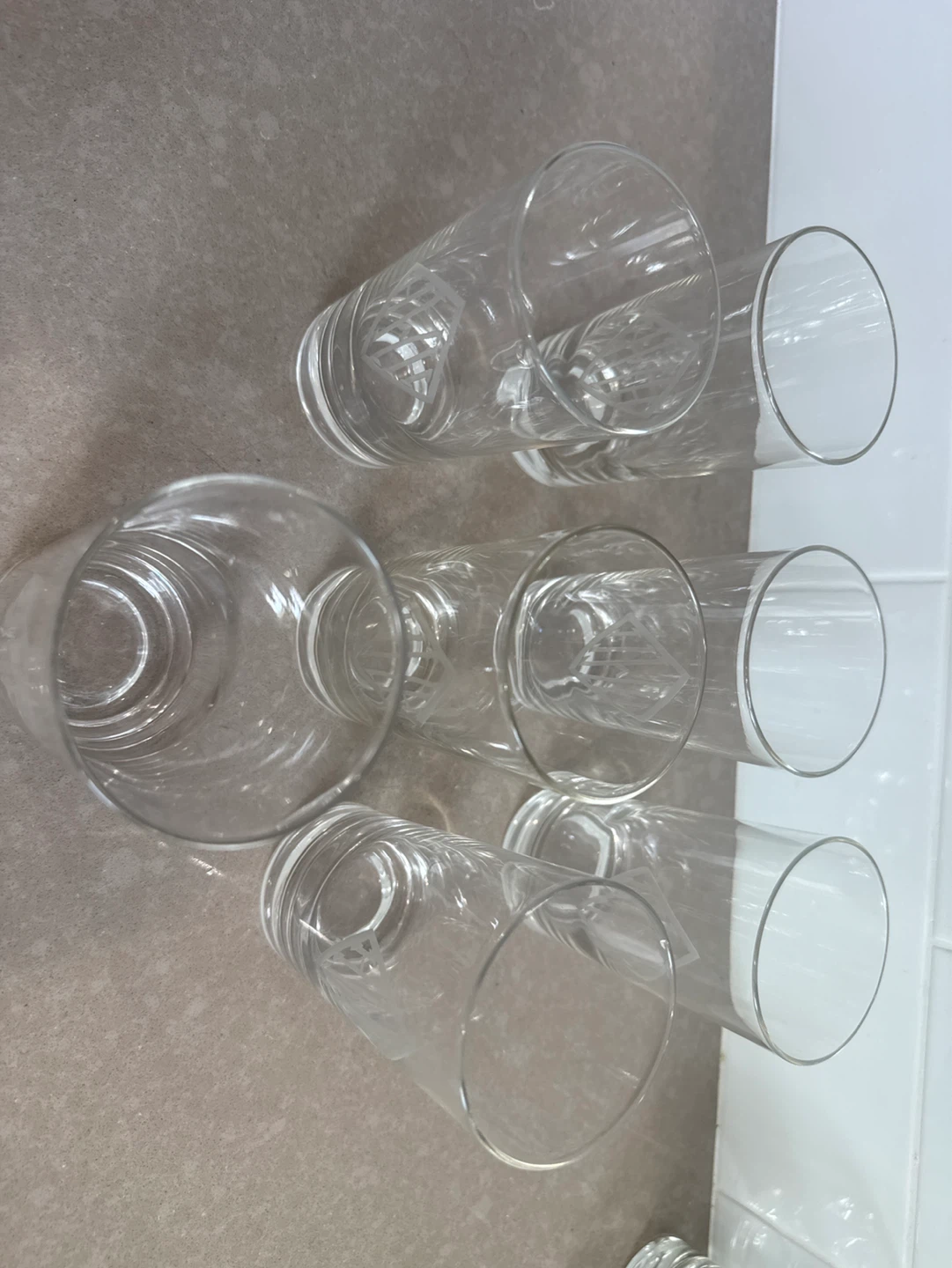 Monogram vintage Set of 7 Etched Glass Tumblers - photo 2