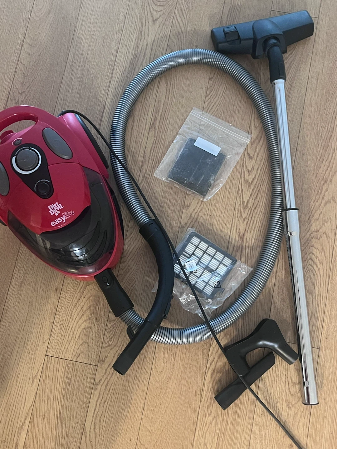 Dirt Devil Easy Lite Vacuum Cleaner - Red