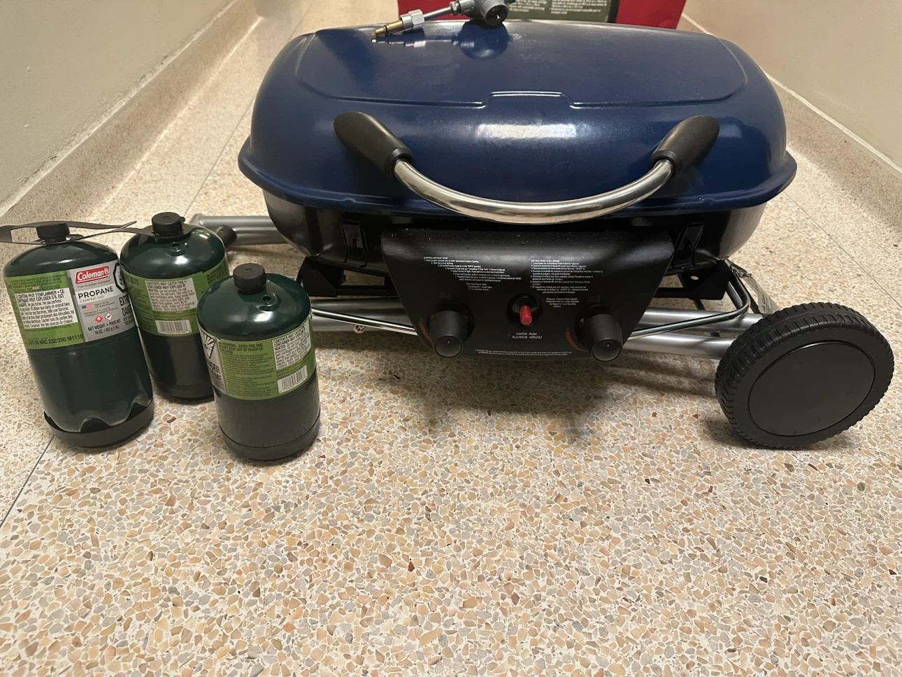 Coleman Propane Grill with 3 Propane Tanks