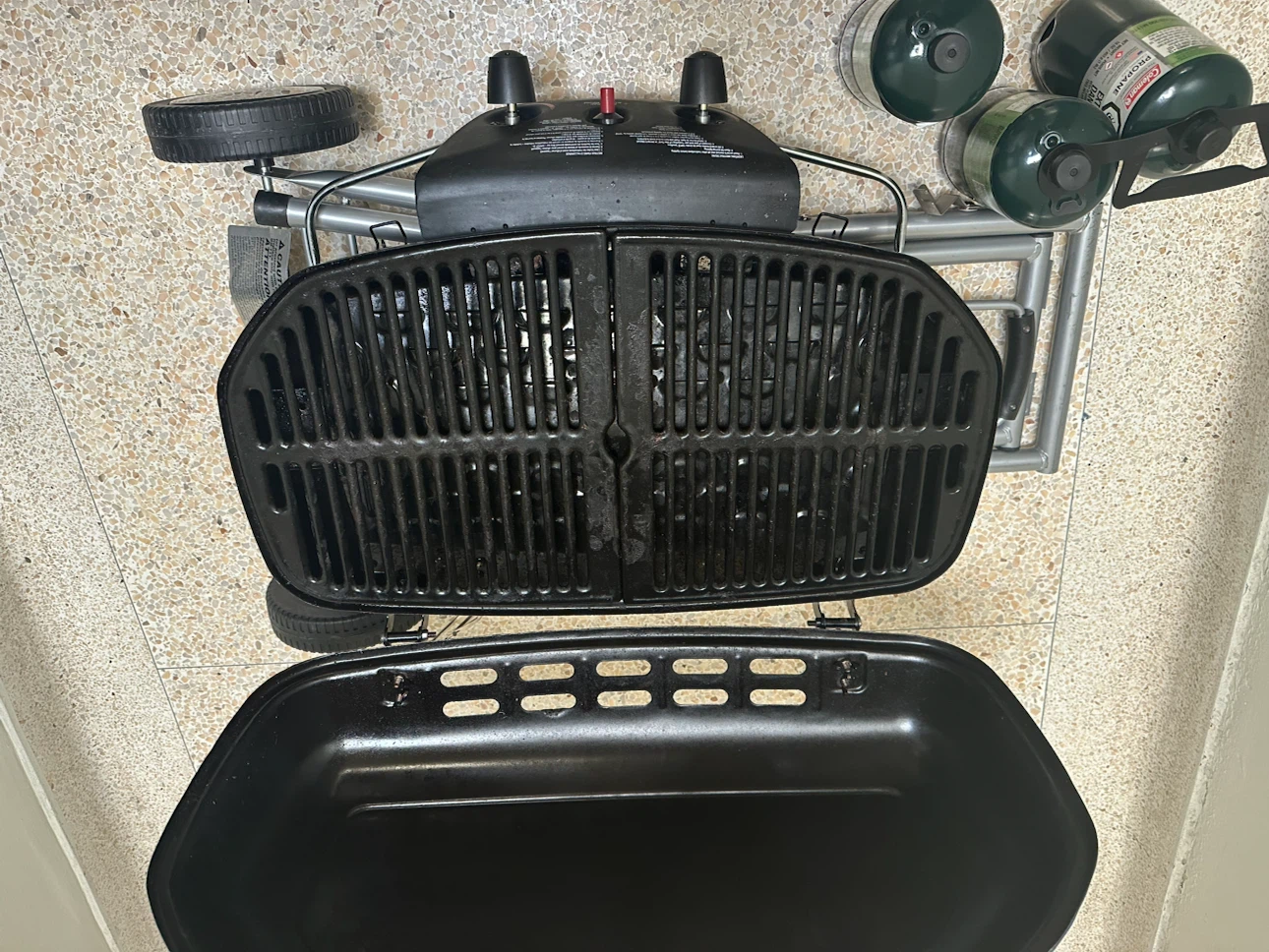 Coleman Propane Grill with 3 Propane Tanks - photo 2