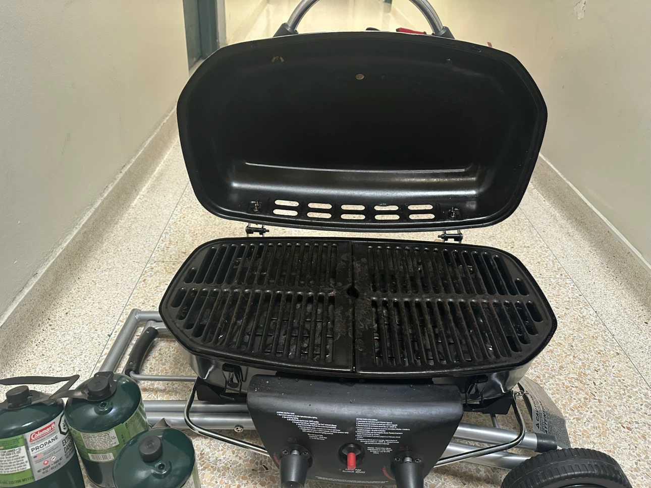 Coleman Propane Grill with 3 Propane Tanks - photo 5