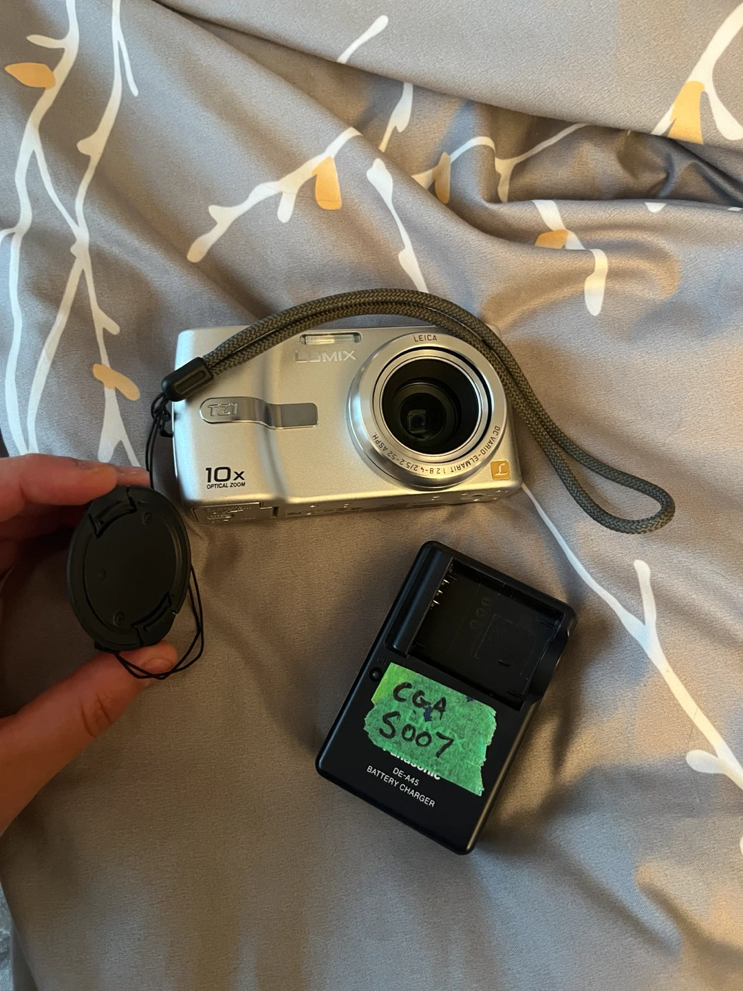 Panasonic LUMIX DMC-TZ1  DIGITAL CAMERA WORKING - photo 3