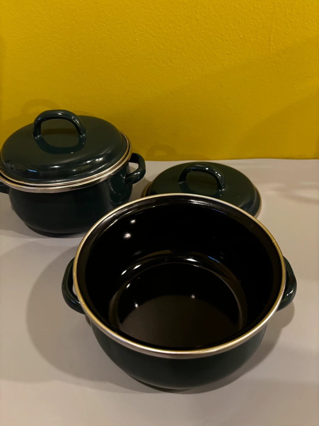 Set of 2 Green Enamel Sauce Pots with Lids - photo 2