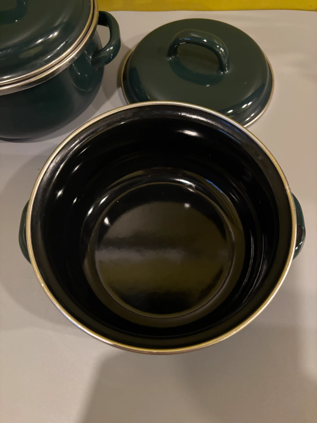 Set of 2 Green Enamel Sauce Pots with Lids - photo 4