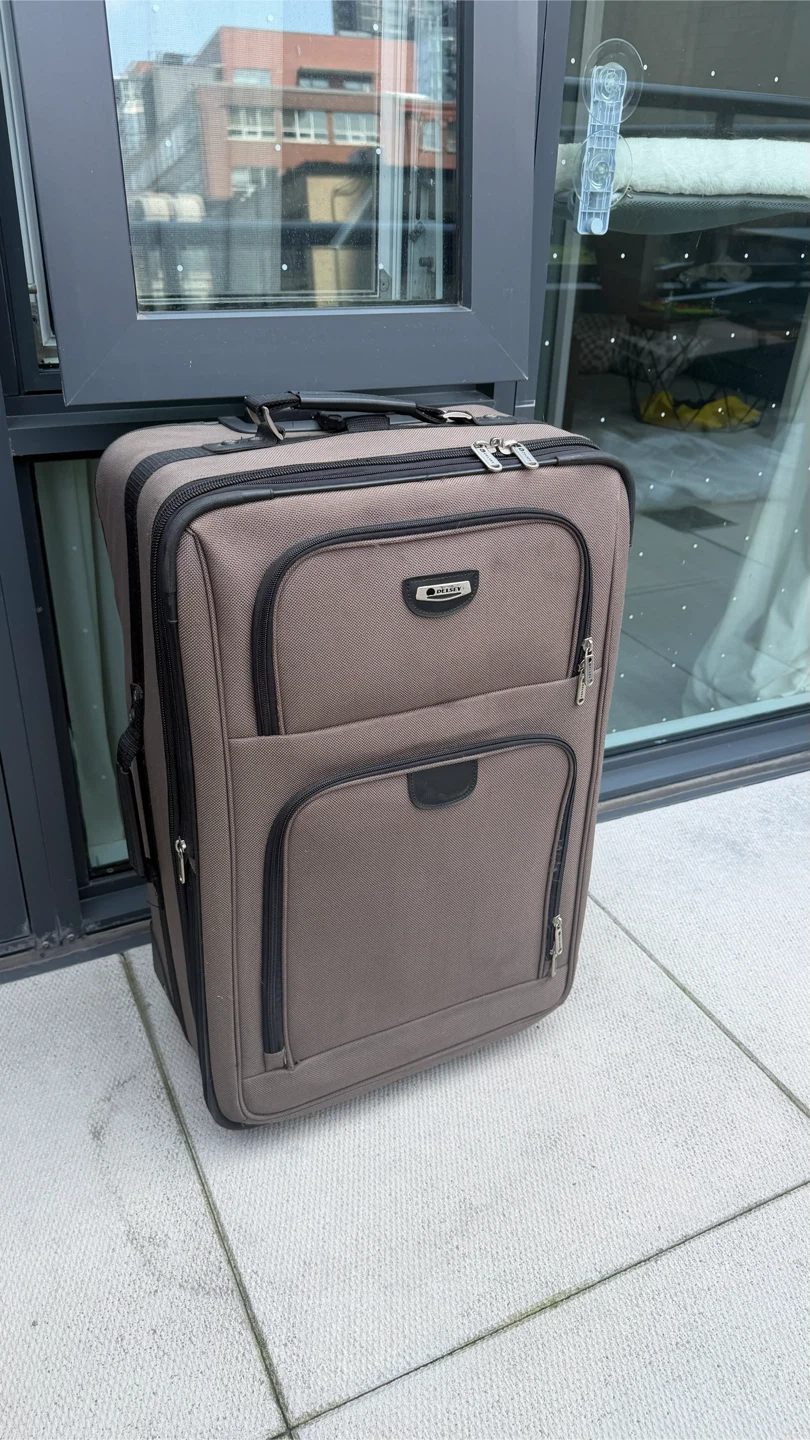 Medium Softside Expandable 2-Wheel Luggage