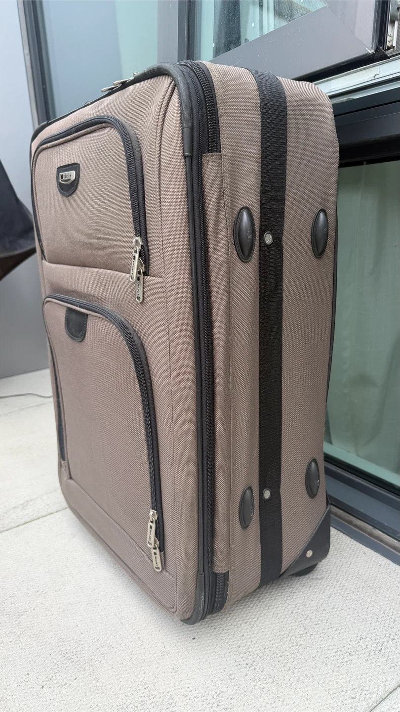 Medium Softside Expandable 2-Wheel Luggage - photo 2