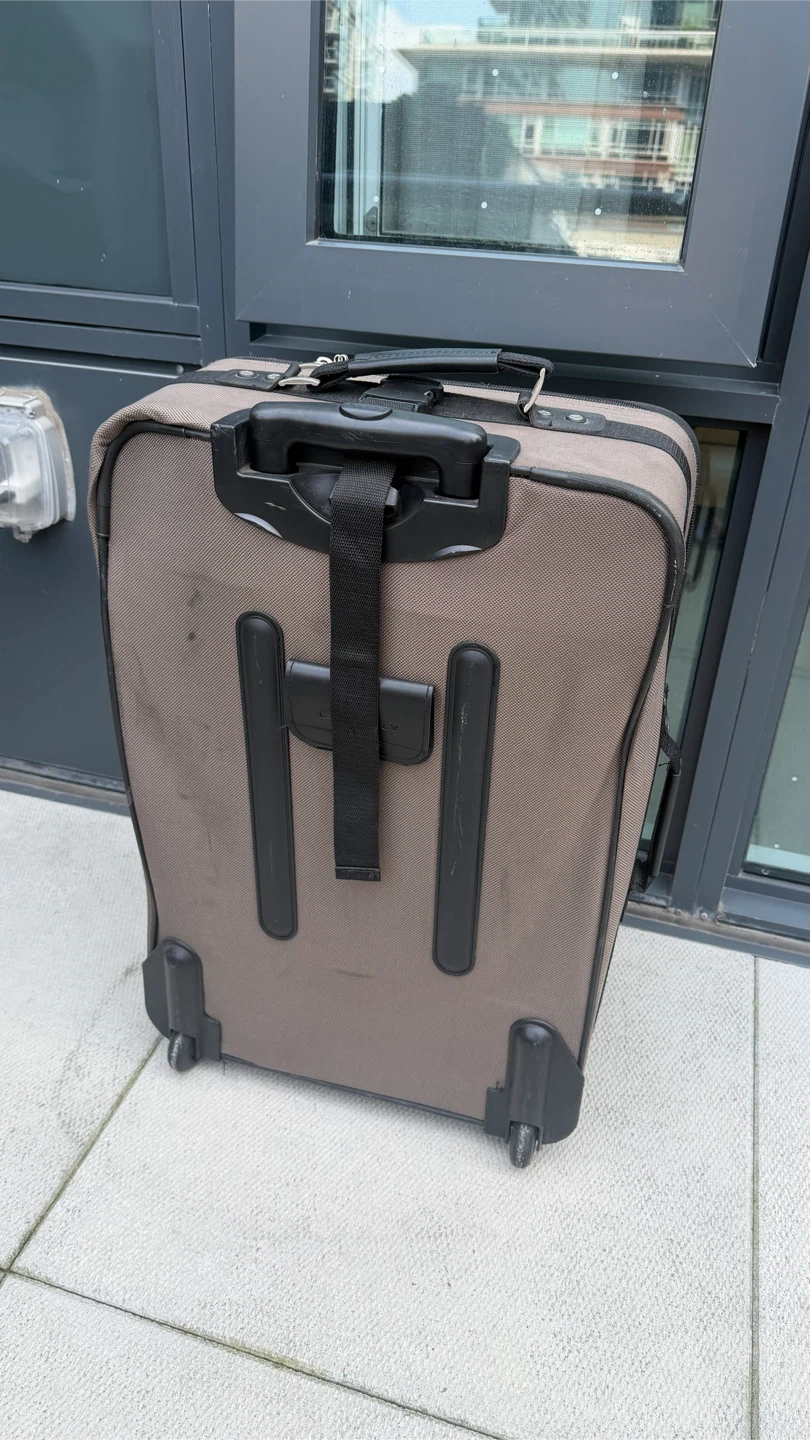 Medium Softside Expandable 2-Wheel Luggage - photo 3